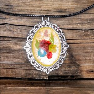 Handcrafted Yellow and Silver Ornate Pendant Necklace